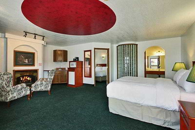 White Wolf Inn Hinton Room photo